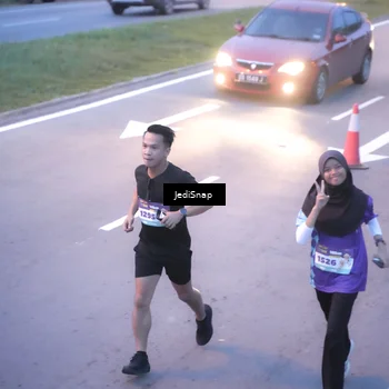Runner Photo 8236051