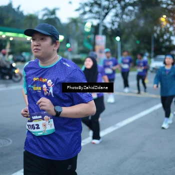 Runner Photo 8236071