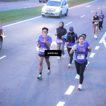 Runner Photo 8236088