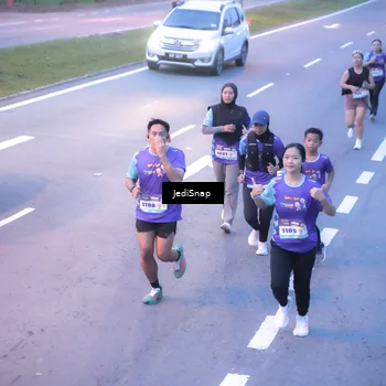 Runner Photo 8236092