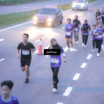 Runner Photo 8236106