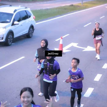Runner Photo 8236134