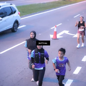 Runner Photo 8236137