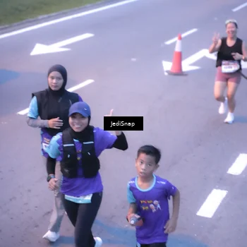 Runner Photo 8236188