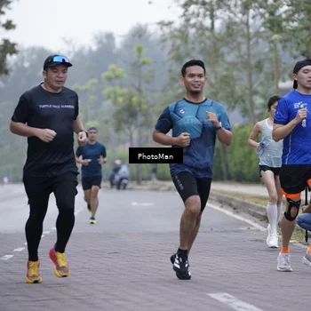 Runner Photo 8236203