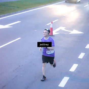 Runner Photo 8236309