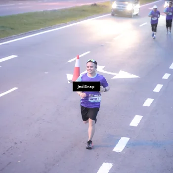 Runner Photo 8236317