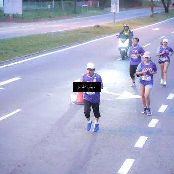 Runner Photo 8236352