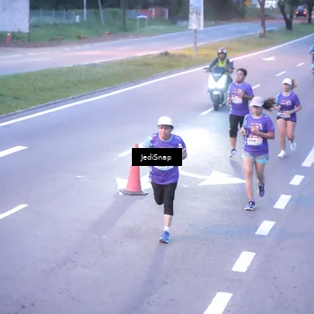 Runner Photo 8236362