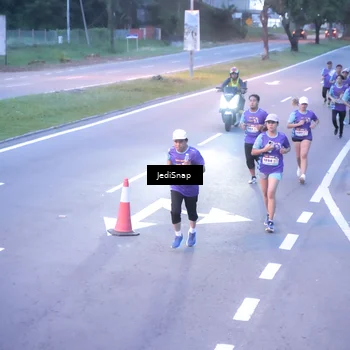 Runner Photo 8236365