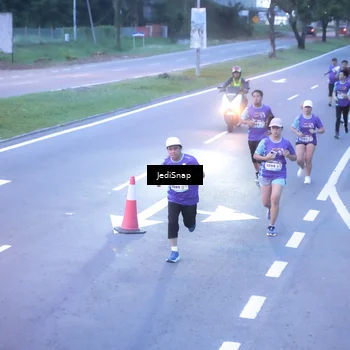 Runner Photo 8236381