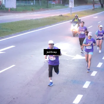 Runner Photo 8236383