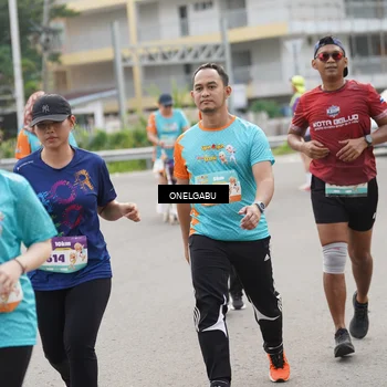 Runner Photo 8236653
