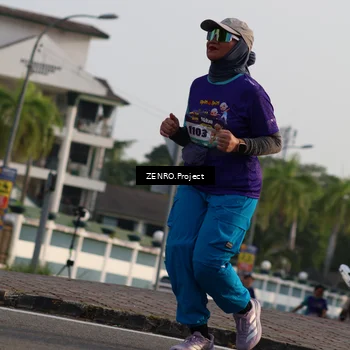 Runner Photo 8236704