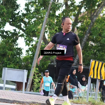 Runner Photo 8236734