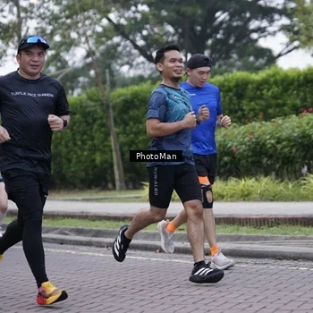 Runner Photo 8236754