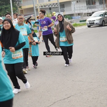 Runner Photo 8236817