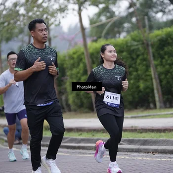 Runner Photo 8238383