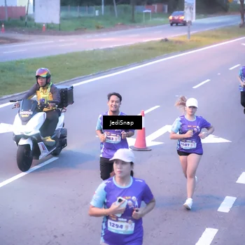 Runner Photo 8238532