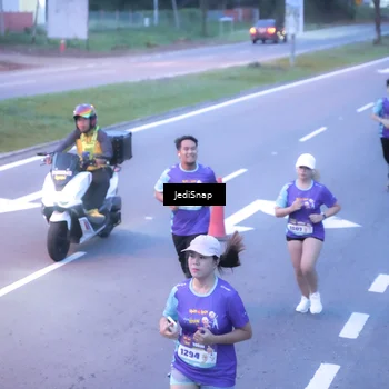 Runner Photo 8238559