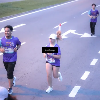 Runner Photo 8238565