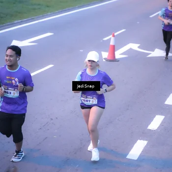 Runner Photo 8238573