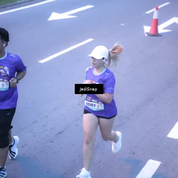 Runner Photo 8238593
