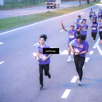 Runner Photo 8238625