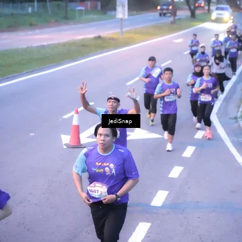 Runner Photo 8238659