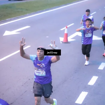 Runner Photo 8238689