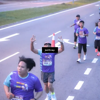 Runner Photo 8238704