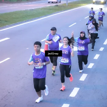 Runner Photo 8238752