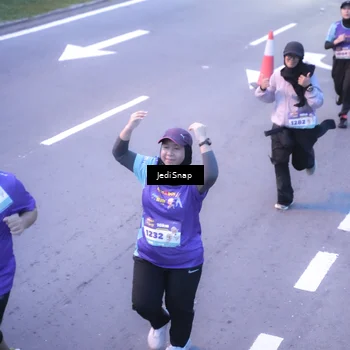 Runner Photo 8238769