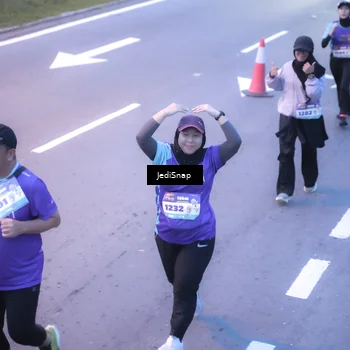 Runner Photo 8238774