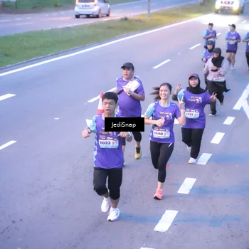 Runner Photo 8238781