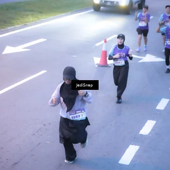 Runner Photo 8238791