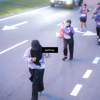 Runner Photo 8238807