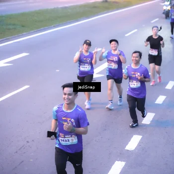 Runner Photo 8238842