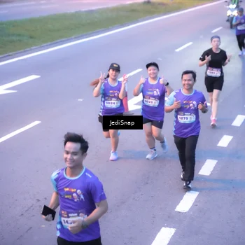 Runner Photo 8238844