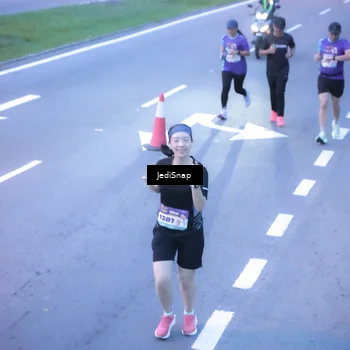 Runner Photo 8238921