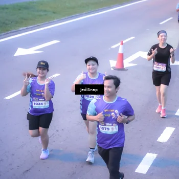 Runner Photo 8238935
