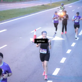 Runner Photo 8238942