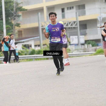 Runner Photo 8238944