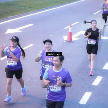 Runner Photo 8238947
