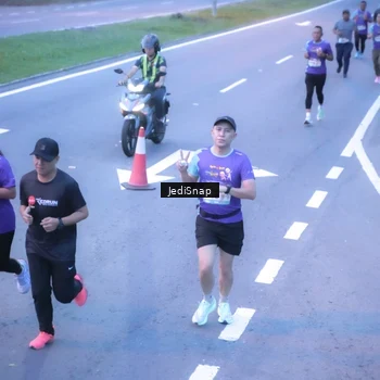 Runner Photo 8238991
