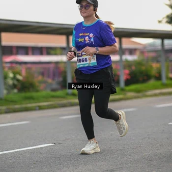 Runner Photo 8239032