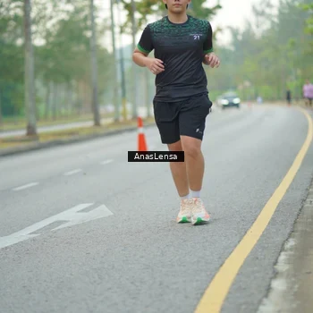 Runner Photo 8239046