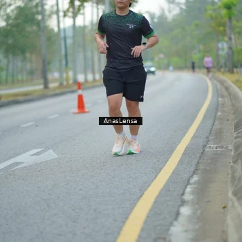 Runner Photo 8239053