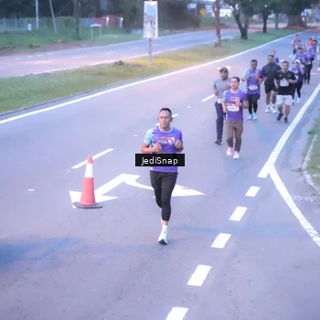 Runner Photo 8239061