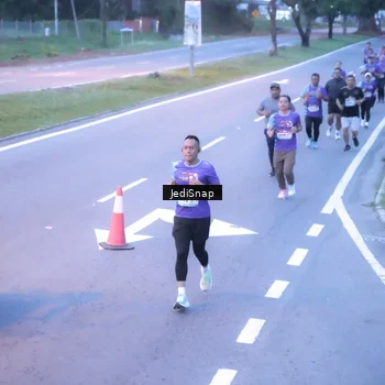 Runner Photo 8239074